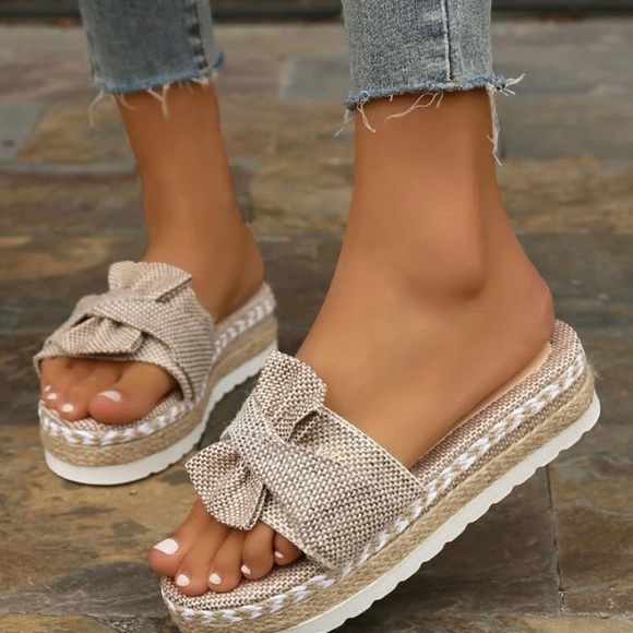 Shoes - NWOT Elegant Beige Platform Sandals